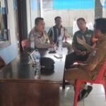 Sinergi TNI-POLRI & Aparat Desa, Babinsa dan Bhabinkamtibmas Gelar Komsos di Desa Kota Rantang, Deli Serdang