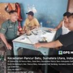 Wujudkan Keakraban, Babinsa Koramil 0201-14/PB Serda Darmono Aruan Komsos Warga Desa Baru