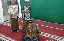 Babinsa Koramil 0201-10/MM Serka Pariono & Serda Widadi Laksanakan Sholat Subuh Berjamaah