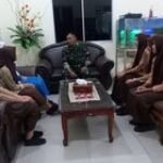 Babinsa Koramil 0201-10/MM Sertu Harsoyo Berikan Bimbingan Siswi PKL