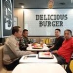 Jaga Sinergitas Terjaga Baik, Babinsa Pelda Irwansyah Komsos Bersama Babinkamtibmas, Tomas & Seklur