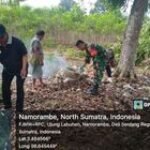 Babinsa 0201-14/PB Bersama Perangkat Desa & Warga Laksanakan Gotong Royong