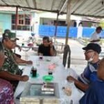 Manfatkan Warung Kopi, Babinsa Komsos Bersama Bang Boy