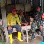 Jaga Sinergitas, Babinsa Serma Imansyah Komsos Bersama Dengan Petugas Kebersihan