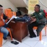 Anjansana Ke Kantor Lurah, Babinsa Koramil 0201-08/MA Sertu Khairudin Laksanakan Komsos Dengan Kepling
