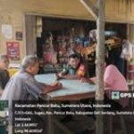 Babinsa Sertu A Hamdani Komsos Warung Kopi Kabar Kemit Dusun 2 Desa Namo Riam Jaga Kebersihan