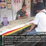 Babinsa Serka Frans Dedy Komsos Bersama Warga Desa Tiang Layar Jaga Kamtibmas