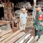 Komsos Tukang Perabot, Babinsa Koramil 0201-13/PST Serma Prawika Komsos Bersama Ramlan