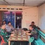 Babinsa Koramil 0201-02/MT Serka Rico Sihombing & Bhabinkamtibmas Komsos Dengan Warga Lingkungan IV