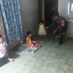 Babinsa 0201-05/MB Serma Warsono Sambangi Anak Stunting Kelurahan Sukaraja
