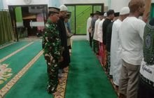 Safari Subuh: Mempererat Tali Silaturahmi antara Babinsa dan Jamaah Masjid Daud Ali