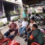 Babinsa Serda Rahmad Komsos Tomas Kediaman Kepling Bahas Masalah Keamanan