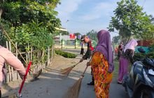 Babinsa Laksanakan Kegiatan Gotong Royong di Kelurahan Pulo Bayan Bengkel Baru Medan Timur