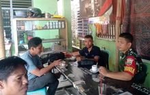 Babinsa Koramil 0201-07/MT Serda Jopri Hasibuan Aktif Komsos Warkop Bapak Ginting