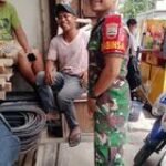 Jalin Hubungan Baik, Babinsa Koramil 01/MP Serda Wahyudi Komsos Dengan Warga Binaannya