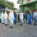 Babinsa Koramil 0201-10/MM Serda Juanda Berikan Bimbingan Siswi PKL