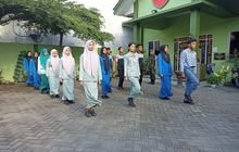 Babinsa Koramil 0201-10/MM Serda Juanda Berikan Bimbingan Siswi PKL