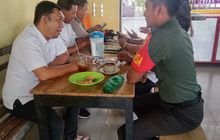 Tingkatkan Sinergitas, Babinsa Koramil 0201-08/MA Bersama Mitra Kerja Bahas Pengamanan Jelang Pemilu