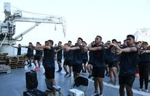 Jaga Kebugaran Fisik Dalam Misi Kemanusiaan, Satgas Port Visit Mesir 2024 Laksanakan Olahraga diatas KRI