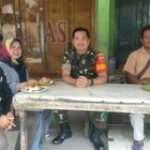 Usai Patroli Wilayah, Babinsa Koramil 0201-08/MA Komsos Bersama Warga Binaan