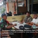 Babinsa Koramil 0201-07/MT Sertu Imam W Komsos Bersama Kepling 6 Kelurahan Sempakata