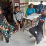 Babinsa Serda Muhamad Salim Komsos Agar Tetap Terjaga Kodusivitas Wilayah Binaan Setelah Pemilu