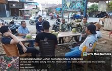 Warung Pedagang Es Kelapa Muda Di Jadikan Sarana Komsos Oleh Babinsa Koramil 0201-08/MA