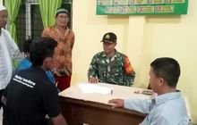 Babinsa Koramil 0201-10/MM Serda Suhenda Laksanakan Komsos Bersama Kepling & Warga