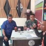 Babinsa Koramil 0201-03/MD Serda Suradi Komsos Bersaa Aparatur Kelurahan Bandar Selamat
