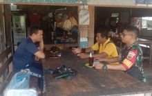 Jalin Kedekatan Warga, Babinsa Koramil 0201-14/PB Komsos Wilayah Binaan