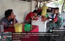 Tak Pandang Profesi Dan Usia, Babinsa Koramil 0201-08/MA Komsos Dengan Para Pemuda