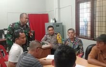 Gandeng Babinkamtibmas, Babinsa Koramil 0201-01/MP Sertu Hadi Jali Keakraban Bersama Staf Kelurahan