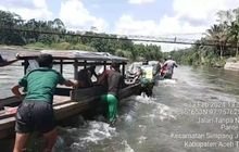 Perjuangan Mengejar Pemilu: TNI-Polri Distribusikan Logistik Pemilu 2024 di Pedalaman Kabupaten Aceh Timur