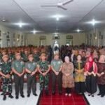 Danmenarmed 2 Kostrad Dampingi Danpussenarmed Sambangi Yonarmed 11 Kostrad