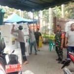 Babinsa Koramil 0201-01/MP Monitoring Kotak Suara ke Gudang KPU Pasca Rekapitulasi Penghitungan Suara Pemilu 2024