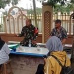 Babinsa Koramil 0201-01/MP Sertu Hadi Sumardi Komsos Dengan Warga Binaanya