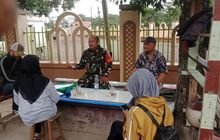 Babinsa Koramil 0201-01/MP Sertu Hadi Sumardi Komsos Dengan Warga Binaanya