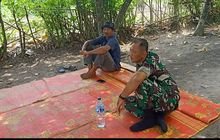 Babinsa Serka Suriono Komsos Bersama Petani Padi Sukseskan Program Ketahanan Pangan