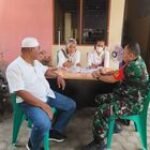 Sertu U. Hasibuan Babinsa Koramil 0201-02/MT Bahas Harga Sembako dalam Komsos Kelurahan Gaharu