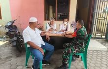 Sertu U. Hasibuan Babinsa Koramil 0201-02/MT Bahas Harga Sembako dalam Komsos Kelurahan Gaharu