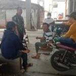 Gali Informasi Dari Masyarakat, Babinsa Koramil 0201-08/MA Komsos Di Wilayah Binaan