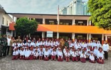 Bertindak Sebagai Pembina Upacara, Babinsa Tanamkan Disiplin dan Cinta Tanah Air