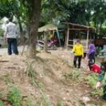 Peduli Wilayah Binaan, Babinsa Koramil 0201-08/MA Serda Mariunus Zalukhu Ajak Warga Gotong Royong