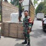 Babinsa Serda Arifin Monitoring Pergeseran Kotak Suara Dari PPK Medan Polonia Ke Gudang KPU