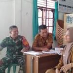 Gali Informasi, Babinsa Koramil 0201-09/MB Serka Suseno Komsos Dengan Pegawai Kelurahan