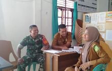 Gali Informasi, Babinsa Koramil 0201-09/MB Serka Suseno Komsos Dengan Pegawai Kelurahan