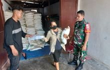 Babinsa Serma Zulkifli Piliang Monitor Penyaluran BP-CBP Periode Februari 2024