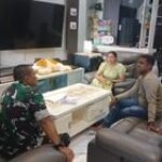 Dalam kesibukan Apapun, Babinsa Serda Febri Wajib Komsos Bersama Warganya