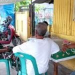 Jalanin Keakraban, Babinsa Koramil 0201-08/MA Komsos Bersama Warga Di Wilayah Binaan