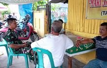 Jalanin Keakraban, Babinsa Koramil 0201-08/MA Komsos Bersama Warga Di Wilayah Binaan